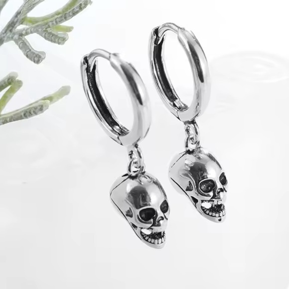 Halloween gothic vintage black Silver Skull Hoop Earrings - Picture 4 of 9